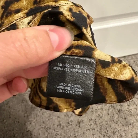 WAYF leopard print sleeveless  blouse lace up size xs - Picture 5 of 8